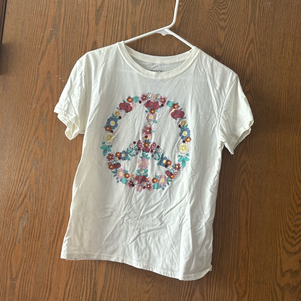 EUC Freeze peace sign tee -shirt Size (M) .